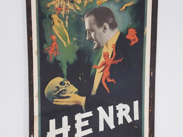 Œuvre peinte, 1957. Peinte par le Grand Henri et représentative de ses numéros de magie.